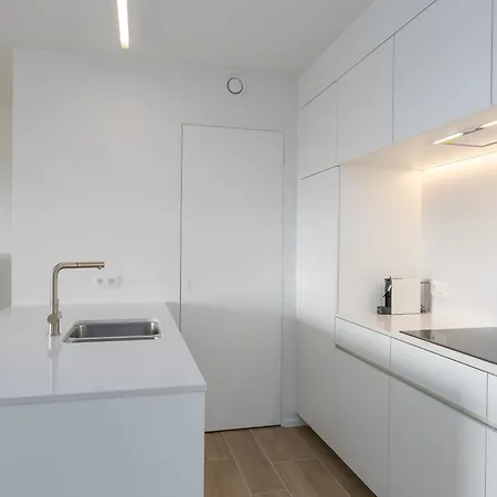Waves 6 06-05 Apartment